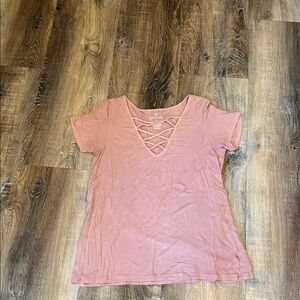 American Eagle Outfitters Women's Short Sleeve Tee in Soft Pink